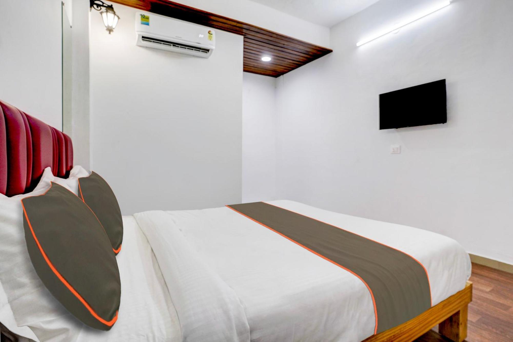 Hotel Silk, Premier Budget Friendly Luxury Hotel In Surat, Perfect For Families, Couples And Business Travelers Екстериор снимка